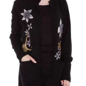 New Black Soft Floral print cardigan w/pockets🌸